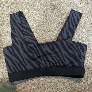 Allfenix M sports bra zebra